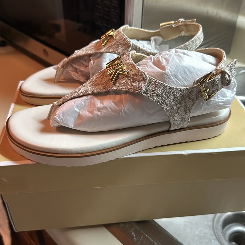 MICHAEL KORS JILLY FLAT SANDAL 7M - Picture 6 of 12